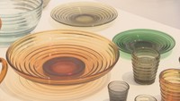 フィンランドのデザイナーらが手がけた家具や陶器など 暮らしを彩る約800点を展示 高松市美術館