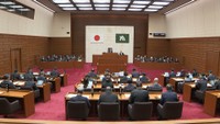 香川県議の海外派遣見直しの陳情が県議会で不採択に 派遣を「観光旅行」と表現した議員の問責決議案は可決