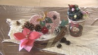 岡山後楽園でクリスマスの飾りを作る体験会 園内の松ぼっくりなど使い自分だけのリースやツリーを制作