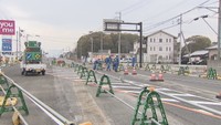 香川・三豊市の国道11号で車線の切り替え 2023年春の4車線化に向け一歩前進
