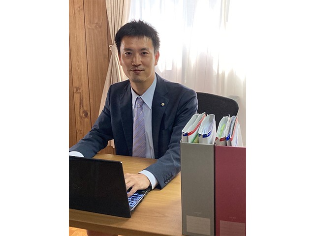 さわだ司法書士事務所 会議中3