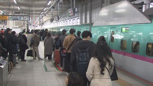 仙台駅でUターンラッシュ始まる 東北新幹線上り 自由席乗車率 最大60%