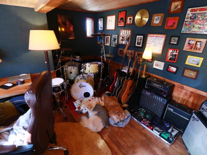 山の家の仕事部屋にて