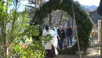 杉の輪くぐって無事に1年過ぎて…神社で「無事すぎの輪」づくり 岡山・真庭市