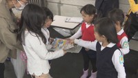園児らが自転車のヘルメット着用を呼び掛け 4月1日から努力義務化 岡山市