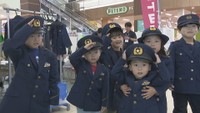 子どもたちが職業体験 警察官気分で店内を巡回 ケーキのデコレーションにも挑戦 香川・綾川町