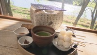 七輪で焼いた外パリ中モチのお団子を川辺の古民家カフェで 香ばしい焼き芋アイスも 岡山【ほっとマルシェ】