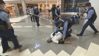 刃物男が大型ショッピングセンターに現れたらどう対応? 警察と合同訓練 岡山市