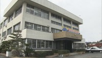 駐車中の車両に放火した疑いで22歳の男を逮捕 以前にも同じ車に傷をつけたか 岡山・美作市