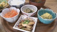 鶏のオイスター炒めやサバの南蛮タルタルも 美術館で社食のように楽しめる定食 香川【ほっとマルシェ】