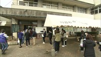 学びやに感謝 卒業式前に豪雨被災の小学校で清掃活動 倉敷市真備町