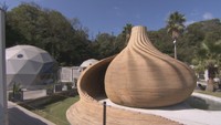 直島に外観も絵になるサウナ「SAZAE」が完成 建築家・隈研吾さんの事務所が設計 香川
