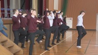 高校生がニュージーランドの留学生と交流 4年ぶりに留学再開 留学生は「ハカ」披露 岡山・倉敷市