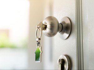 マンションを相続放棄するときの注意点 手続きや管理義務を免れる方法を解説