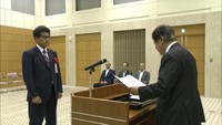 香川で再選の三宅さんに当選証書 参院議員2期目へ気持ち新た 「結果を出したい」