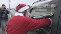 サンタクロースが交通安全呼び掛け 県警は2023年1月10日まで特別警戒中 香川・丸亀市