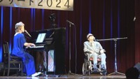 大島の国立ハンセン病療養所で歌手・沢知恵さんが22回目のコンサートを開催 入所者も歌を披露 香川