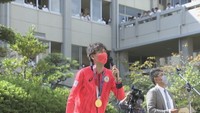 東京五輪フェンシング金メダリスト、高松市出身の宇山賢さんが母校に凱旋