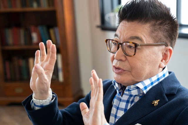 フリーアナウンサーの生島ヒロシさん