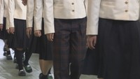 岡山県の高校で入学式 新採用の女子用スラックスで参加した新入生も 制服のジェンダーレス化進む
