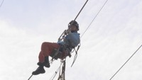 高さ10m以上…鉄塔の上の作業員を救助 四国電力送配電と高松市消防局が合同訓練