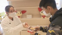 8月21日は「献血の日」 献血者にバウムクーヘンをプレゼント 岡山市