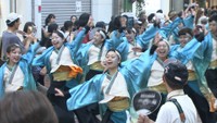 岡山市の夏の風物詩「うらじゃ踊り」で盛り上がる 奇抜なメイクでダイナミックな踊り