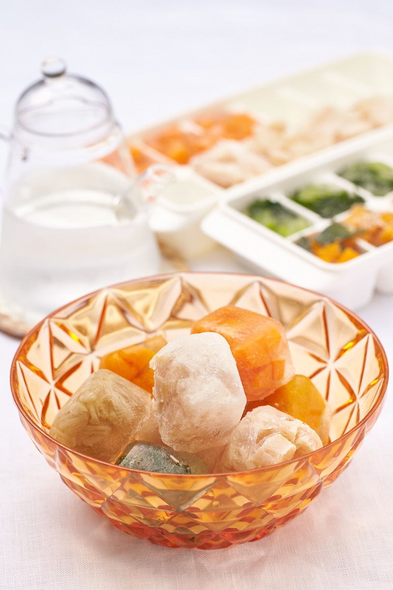 お湯をかけて溶かして与える