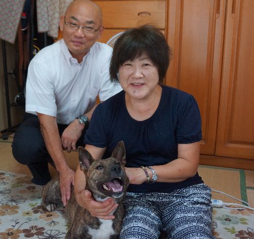 新たな父母(清彦さん、和子さん)とあられ