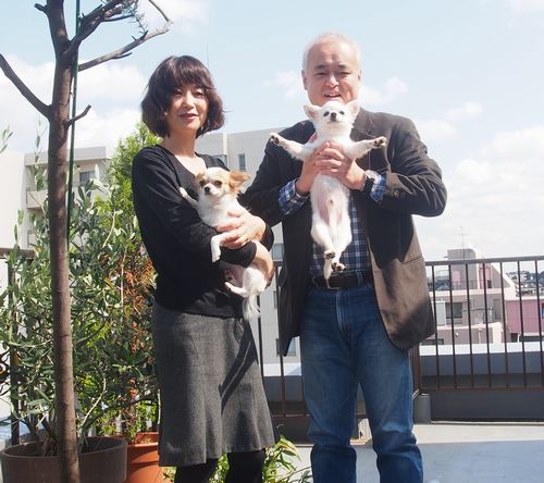 石原さん夫妻と2匹