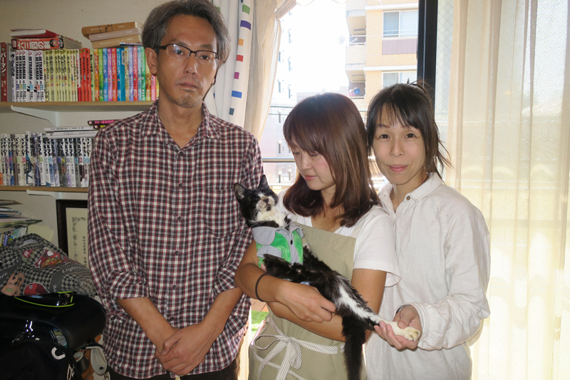 最後を過ごした「第二の家族」渡部夫妻と高橋さん(真ん中)