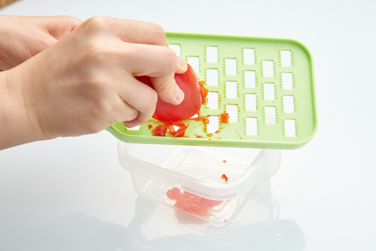 パプリカはそれぞれすりおろしておく