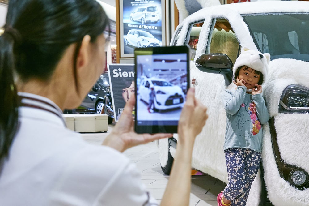 お姉さんがぱしゃり