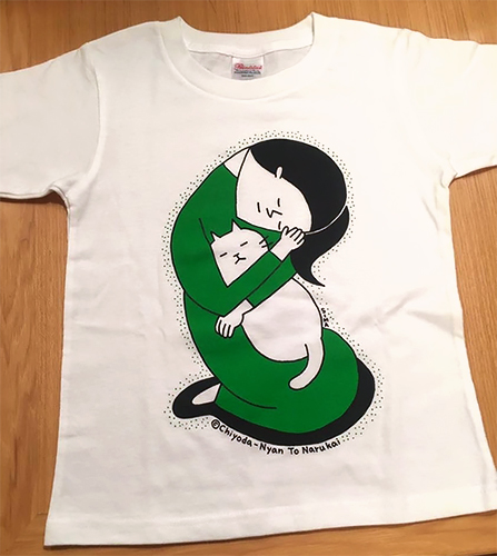 イラストレーター・島内美和子さんが虐待事件の犠牲となった猫たちへのレクイエムの思いを込めて描いた絵のオリジナルTシャツ。