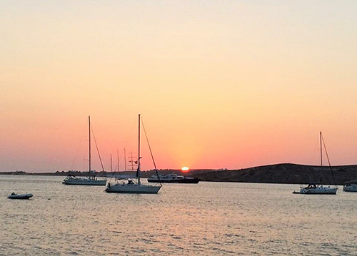 ビーチからのサンセットも必見(パロス島・パリキア)