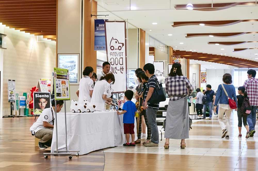 人が切れることない賑わい。