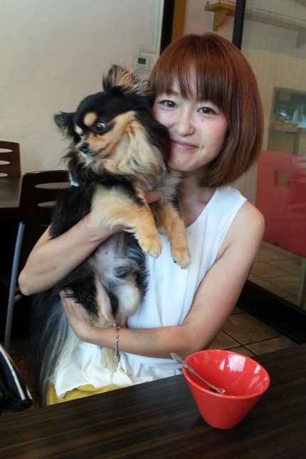 犬と一緒だとつい笑顔、嬉しくて!