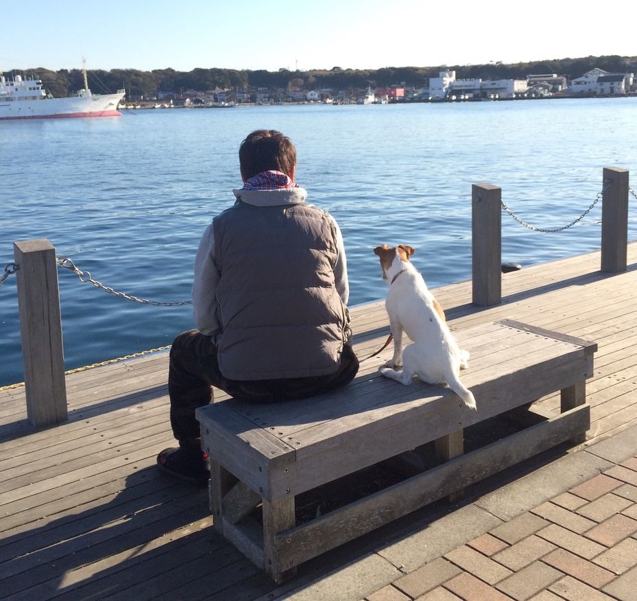 「子供であり相棒」でもあるマイト。男同士、背中に哀愁