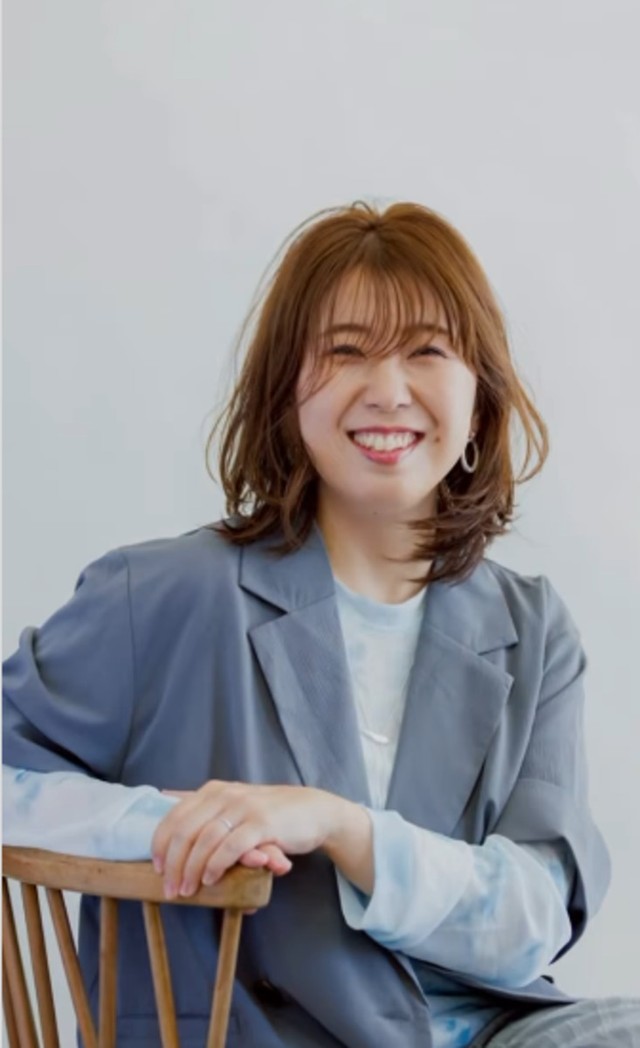 明るい笑顔を見せる、ともみママさん／投稿主さん（mine.miki）提供