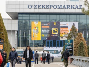 近代化するウズベキスタン「米国にもロシアにも肩入れしない」世界観　日本大使の見方