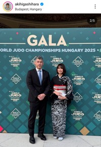 東原亜希さん（右）と夫の井上康生さん（本人のインスタグラムから）