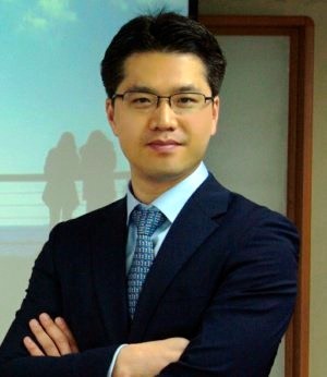 姜東完・韓国東亜大教授=本人提供