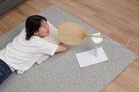 伝説の「電動うちわ」が進化して帰ってきた（サンコー株式会社提供）