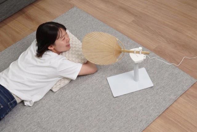 伝説の「電動うちわ」が進化して帰ってきた（サンコー株式会社提供）