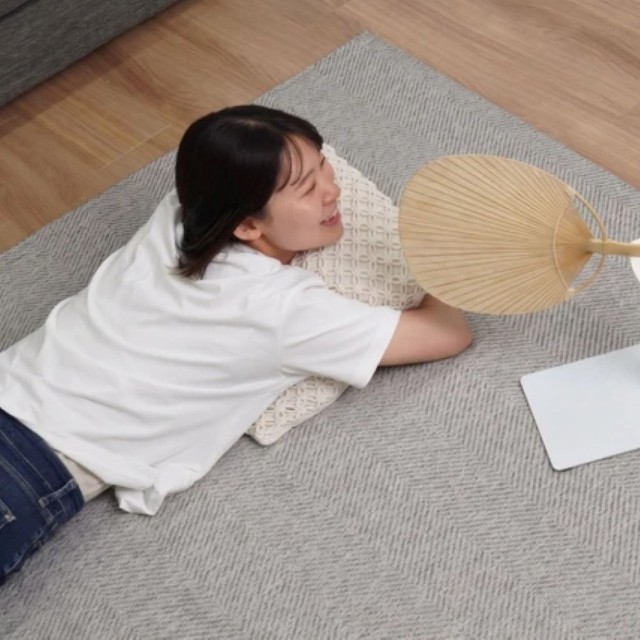伝説の「電動うちわ」が進化して帰ってきた（サンコー株式会社提供）