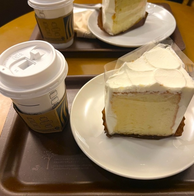 スタバでホットドリンクオーダーした際についてくるこのスリーブです