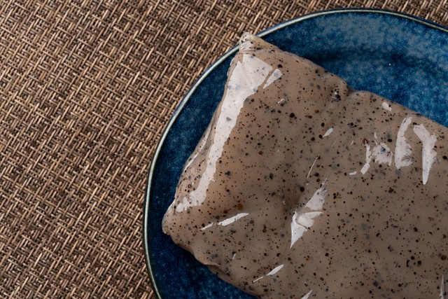 こんにゃくを冷凍するとお肉のような食感に！？※画像はイメージです（Hanasaki/stock.adobe.com）