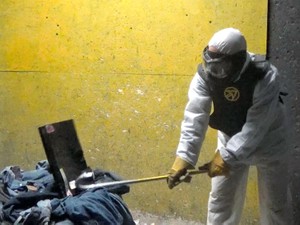 怒りを全力でモノにぶつける　盛況「レイジルーム」を体験してみた