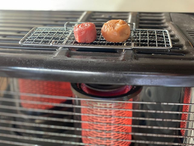 冬といえば、焼き梅干し