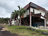 台風被害に遭った八丈島の「あしたば加工工場」（写真提供・畑中葉子）